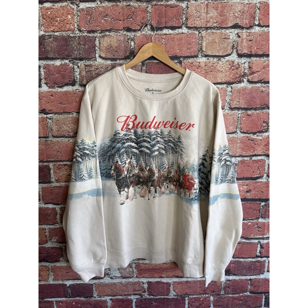 Budweiser Crewneck Sweatshirt Iconic Clydesdale Winter Holiday Scene XL White